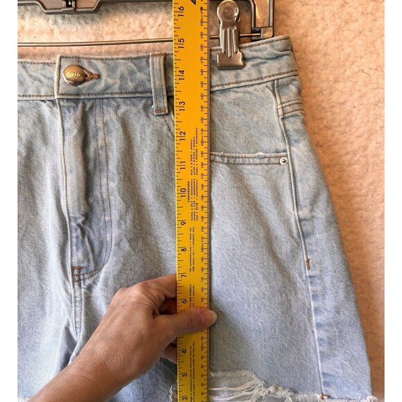 ZARA High Waist Light Wash Cut Off Raw Hem Denim Shorts Size 6 100% Cotton - Picture 8 of 11